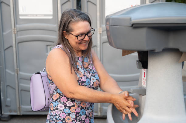 Best Porta potty delivery and setup  in Brooklyn, IN